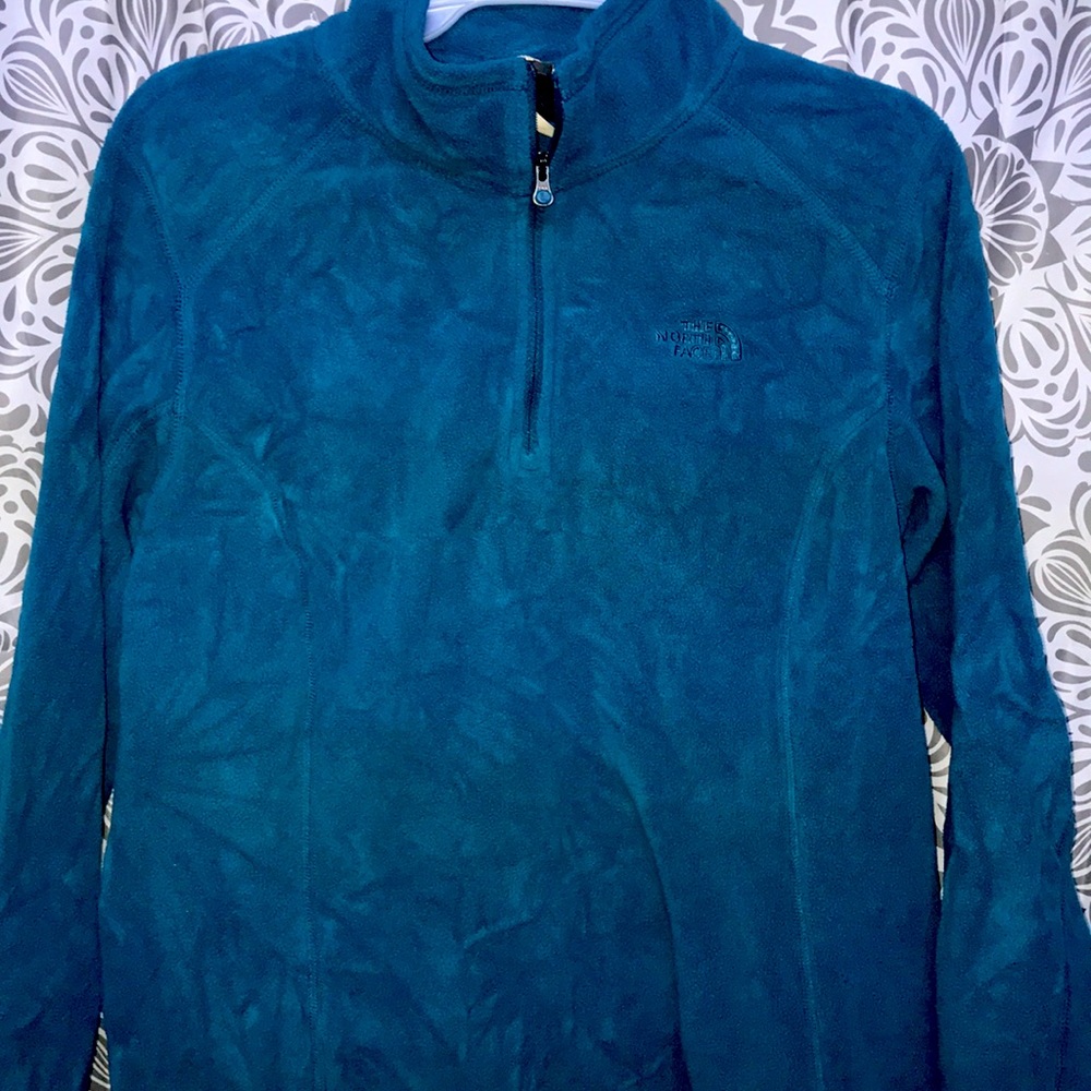 North face pull over